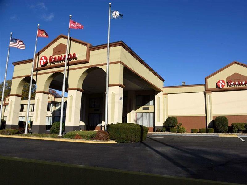 Ramada by Wyndham Triangle/Quantico Hotel Bagian luar foto