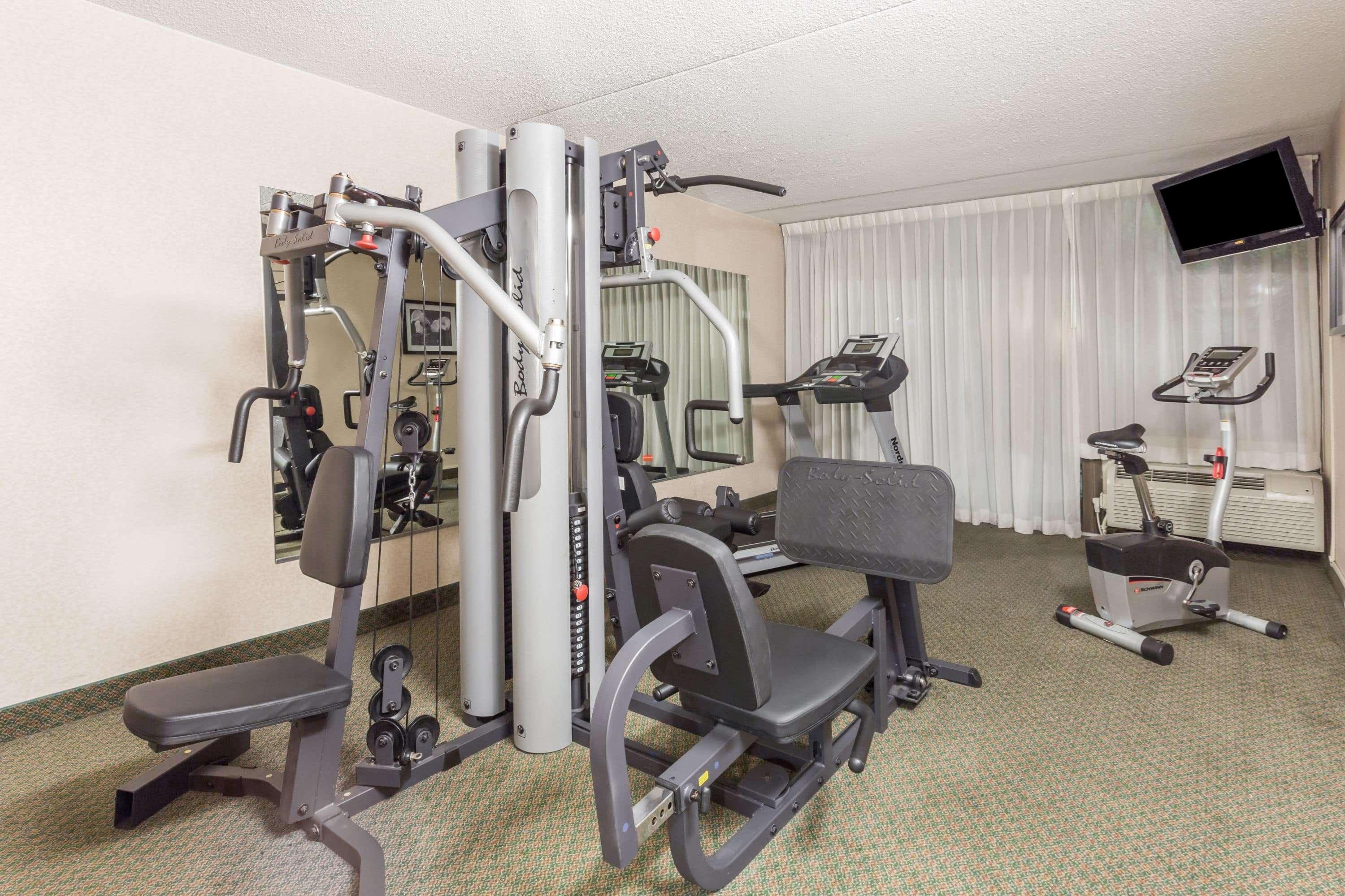 Ramada by Wyndham Triangle/Quantico Hotel Bagian luar foto